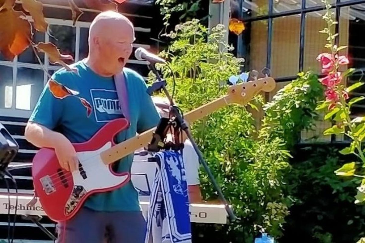 Marten van der Drift — Bas